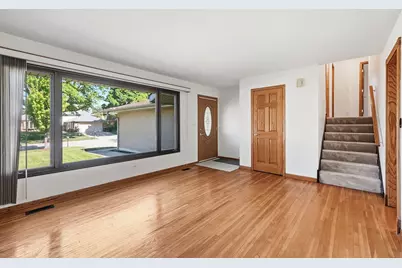 1432 Schramm Drive, Westmont, IL 60559 - Photo 3