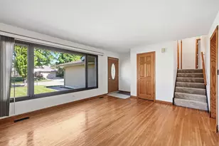 1432 Schramm Dr, Westmont, IL 60559 - Photo 3