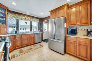 12132 S James Dr, Alsip, IL 60803 - Photo 9
