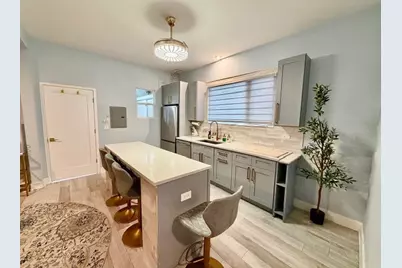 1817 N Lawndale Avenue, Chicago, IL 60647 - Photo 15