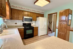 8514 161st St, Tinley Park, IL 60487 - Photo 3