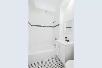 1041 S Oakley Boulevard #1, Chicago, IL 60612 - Photo 9