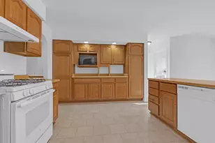4176 Kenwood Ave, Gurnee, IL 60031 - Photo 9