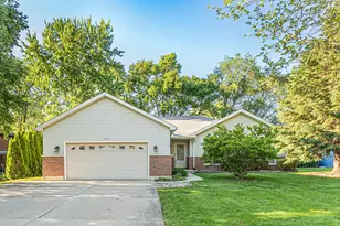 4176 Kenwood Ave, Gurnee, IL 60031 - Photo 1