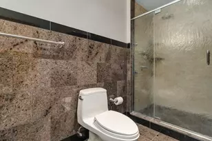 6738 N Sauganash Ave, Lincolnwood, IL 60712 - Photo 23