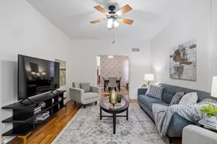1926 W Oakdale Ave, Chicago, IL 60657 - Photo 5