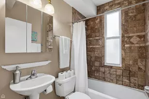 1926 W Oakdale Ave, Chicago, IL 60657 - Photo 21