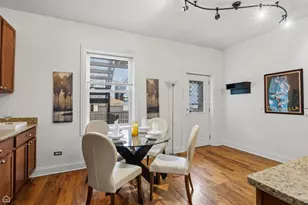 1926 W Oakdale Ave, Chicago, IL 60657 - Photo 9