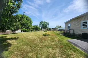 1212 Cherry St, Lake in the Hills, IL 60156 - Photo 19