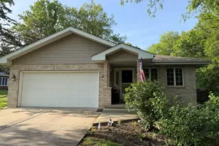 315 E Fox St, Yorkville, IL 60560 - Photo 3