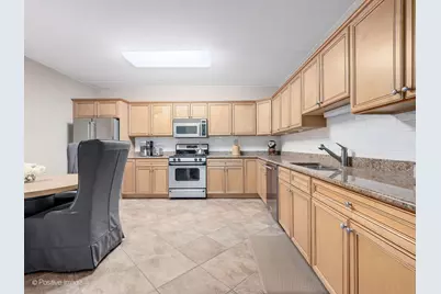586 Crescent Boulevard #304, Glen Ellyn, IL 60137 - Photo 11