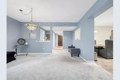586 Crescent Boulevard #304, Glen Ellyn, IL 60137 - Photo 9