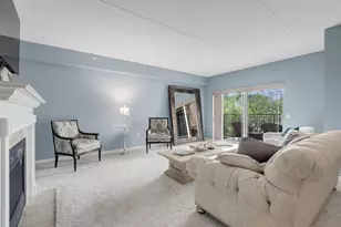 586 Crescent Blvd, Glen Ellyn, IL 60137 - Photo 7