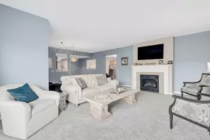 586 Crescent Blvd, Glen Ellyn, IL 60137 - Photo 5