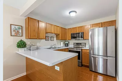 928 N Village Drive #2, Round Lake Beach, IL 60073 - Photo 5