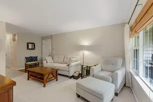 928 N Village Dr, Round Lake Beach, IL 60073 - Photo 3