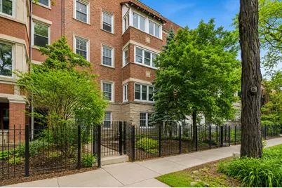 6914 N Sheridan Road #2, Chicago, IL 60626 - Photo 1