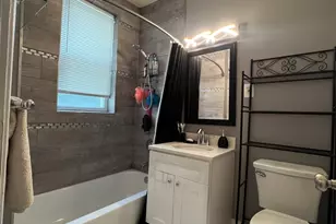 6926 S Paxton Ave, Chicago, IL 60649 - Photo 7