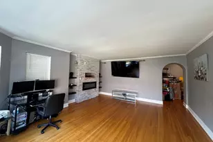 6926 S Paxton Ave, Chicago, IL 60649 - Photo 5