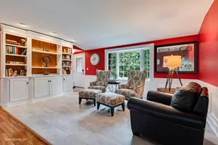 38W337 Dean St, Saint Charles, IL 60175 - Photo 5