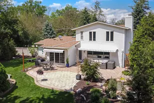 38W337 Dean St, Saint Charles, IL 60175 - Photo 3