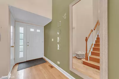 763 Grosse Pointe Circle, Vernon Hills, IL 60061 - Photo 5