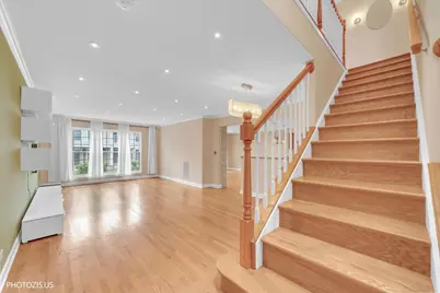 763 Grosse Pointe Circle, Vernon Hills, IL 60061 - Photo 3