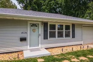 906 Fairchild Ave, Normal, IL 61761 - Photo 3