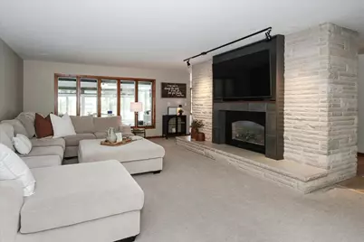 888 Sunset Lane, Sycamore, IL 60178 - Photo 5