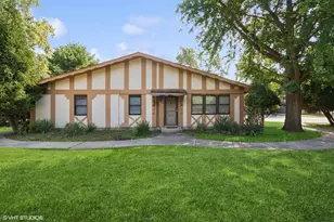 19128 S Pine Dr, Country Club Hills, IL 60478 - Photo 1