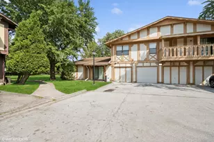 19128 S Pine Dr, Country Club Hills, IL 60478 - Photo 3