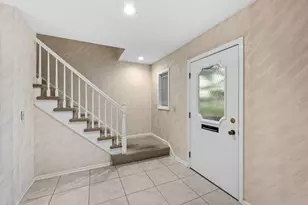 628 Calais Cir, Highland Park, IL 60035 - Photo 3