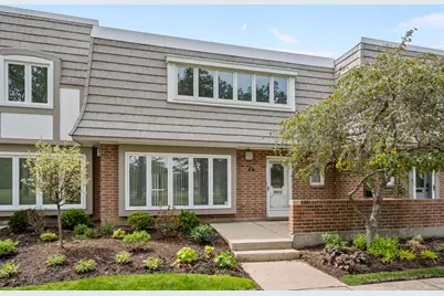 628 Calais Circle, Highland Park, IL 60035 - Photo 1