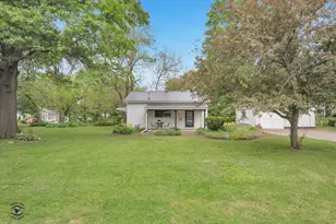 32 Cross St, Bristol, IL 60512 - Photo 1