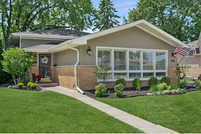 576 Bedford Lane, Des Plaines, IL 60016 - Photo 1