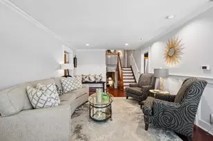 576 Bedford Ln, Des Plaines, IL 60016 - Photo 9