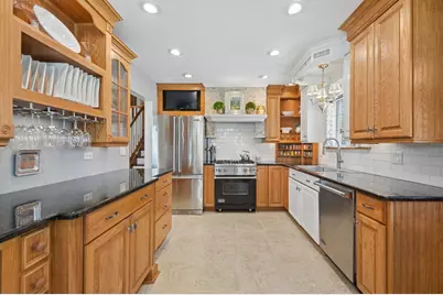 576 Bedford Lane, Des Plaines, IL 60016 - Photo 3