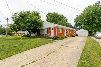 513 Maizefield Avenue, Bloomington, IL 61701 - Photo 3