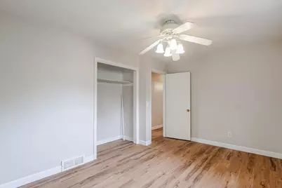 513 Maizefield Avenue, Bloomington, IL 61701 - Photo 17