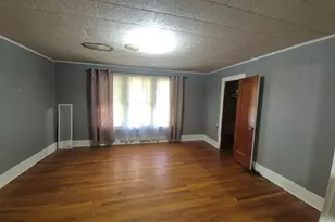 502 N Jackson St, Harrisburg, IL 62946 - Photo 9