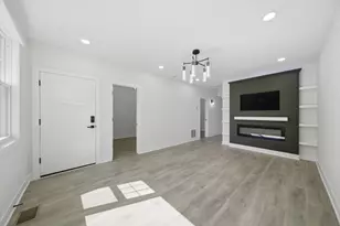 2714 N New England Ave, Chicago, IL 60707 - Photo 3