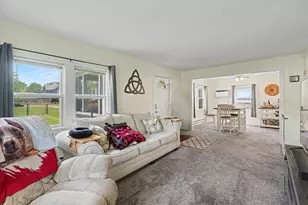 450 E Orleans St, Paxton, IL 60957 - Photo 11