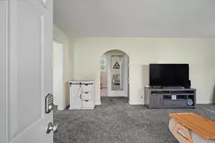 450 E Orleans St, Paxton, IL 60957 - Photo 9