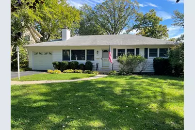 651 Lincoln Avenue, Lake Bluff, IL 60044 - Photo 1