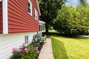 26W447 Harrison Ave, Winfield, IL 60190 - Photo 3