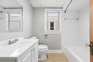 4854 W Winnemac Ave, Chicago, IL 60630 - Photo 5