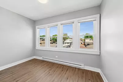 4854 W Winnemac Avenue, Chicago, IL 60630 - Photo 7