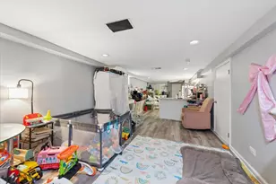 4854 W Winnemac Ave, Chicago, IL 60630 - Photo 17