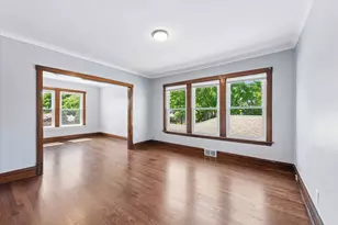 4854 W Winnemac Ave, Chicago, IL 60630 - Photo 3