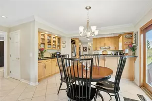 842 Furlong Dr, Libertyville, IL 60048 - Photo 7